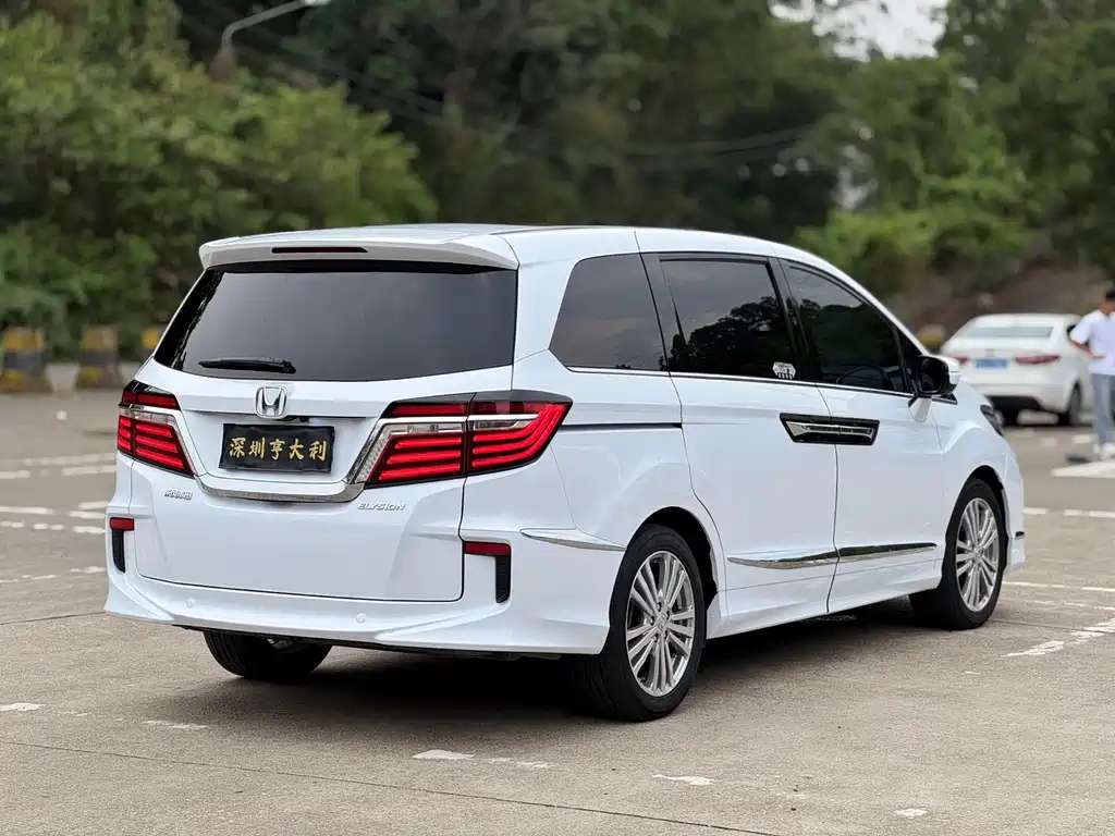 Honda Elysion — миниатюра 11
