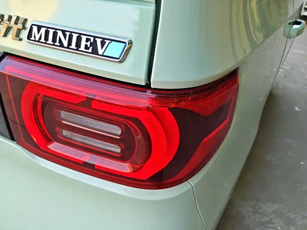 Wuling MINIEV — миниатюра 8