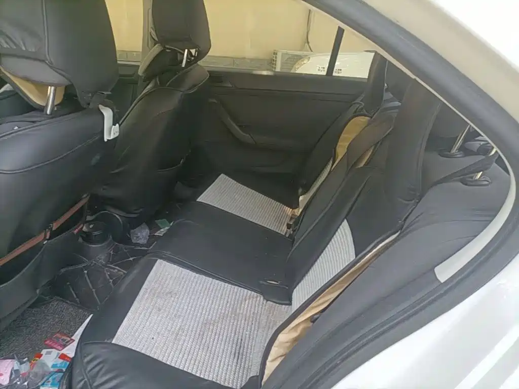 Volkswagen Santana — миниатюра 17
