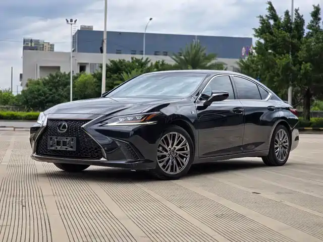 LEXUS  ES 2018