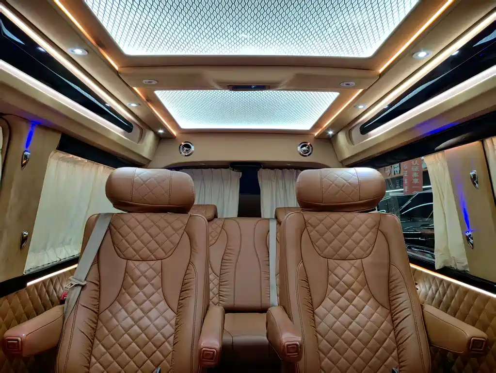 Volkswagen Caravelle 2017 2.0TSI Comfort 7 мест