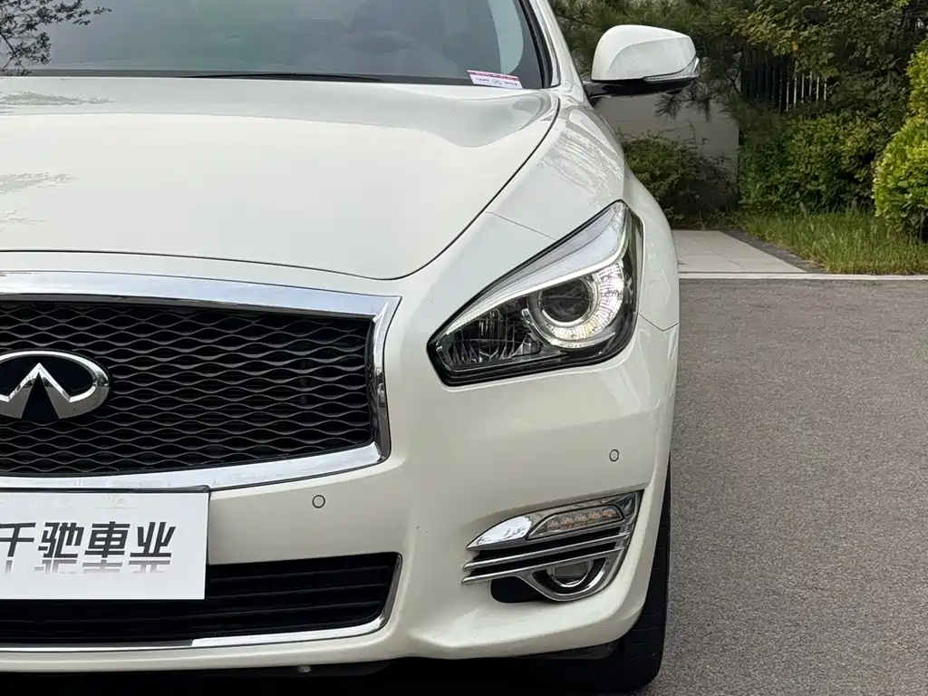 Infiniti Q70 — миниатюра 3