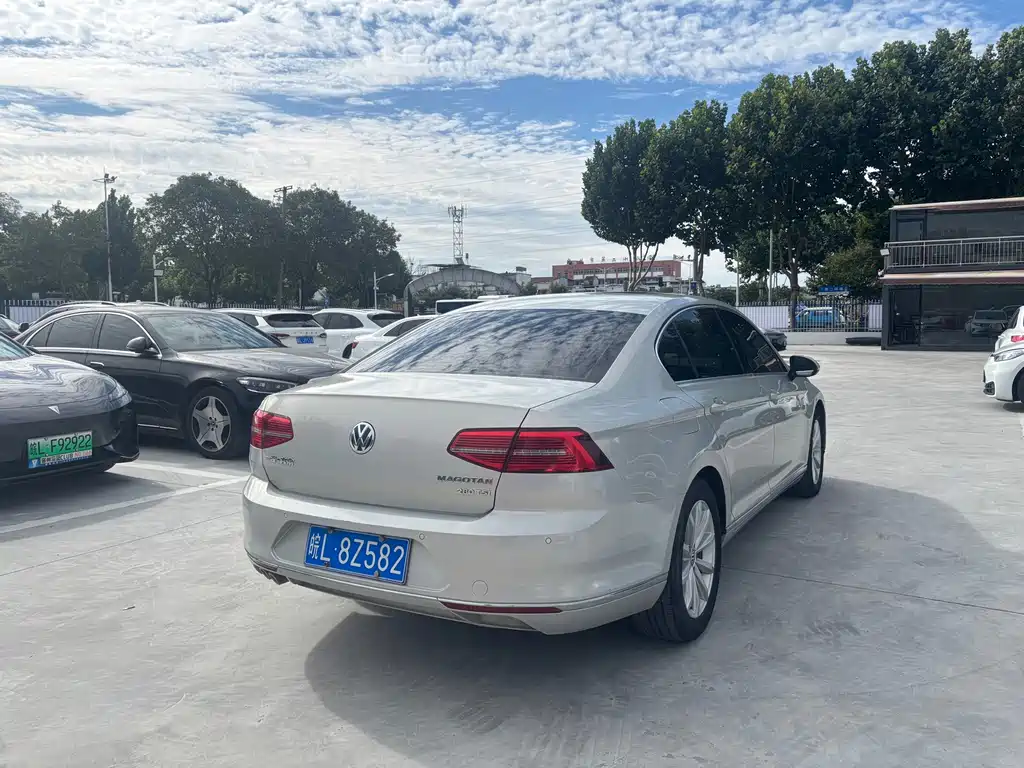 Volkswagen Magotan — миниатюра 11