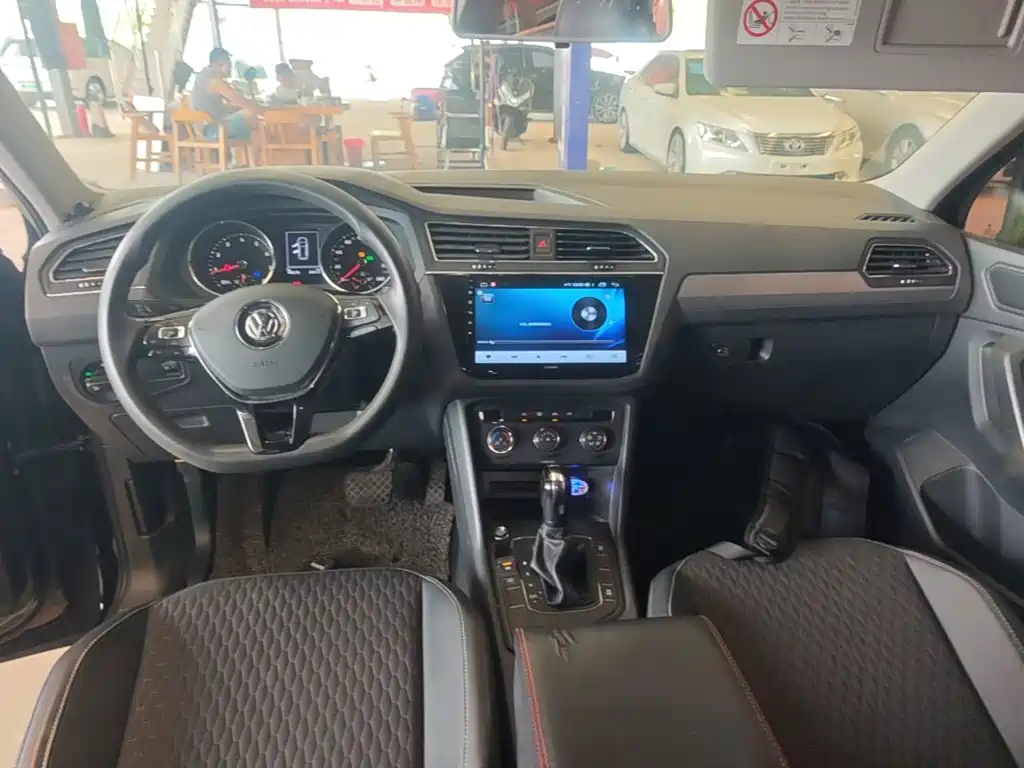 Volkswagen Tiguan L L 2018 330TSI AT