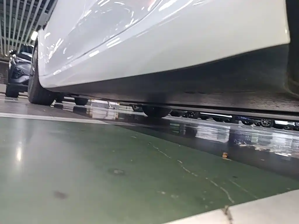 Tesla Model 3 — миниатюра 22