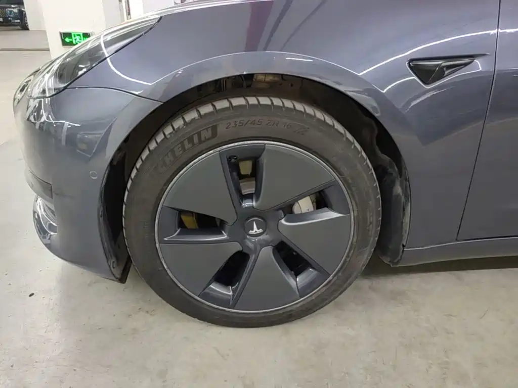 Tesla Model 3 — миниатюра 23