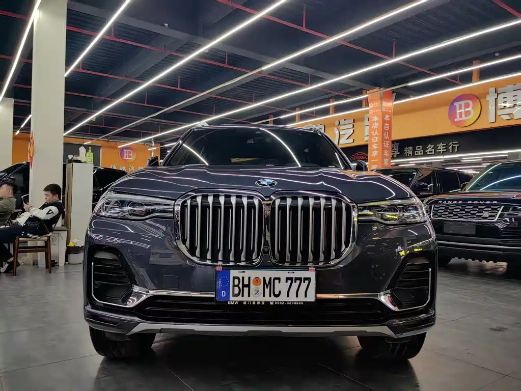 BMW  X7