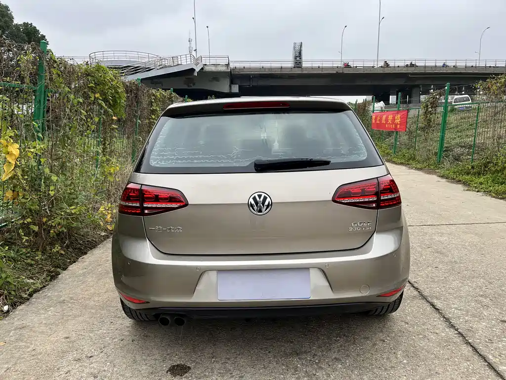 Volkswagen Golf 2017 230TSI AT Comfort