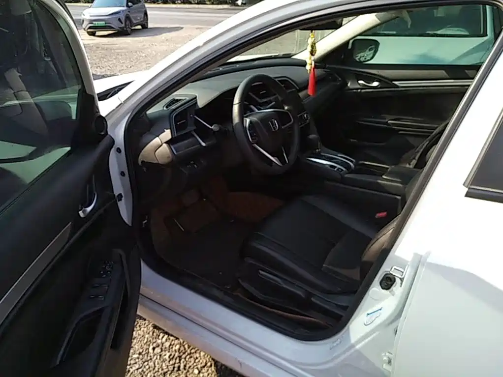 Honda Civic — миниатюра 15