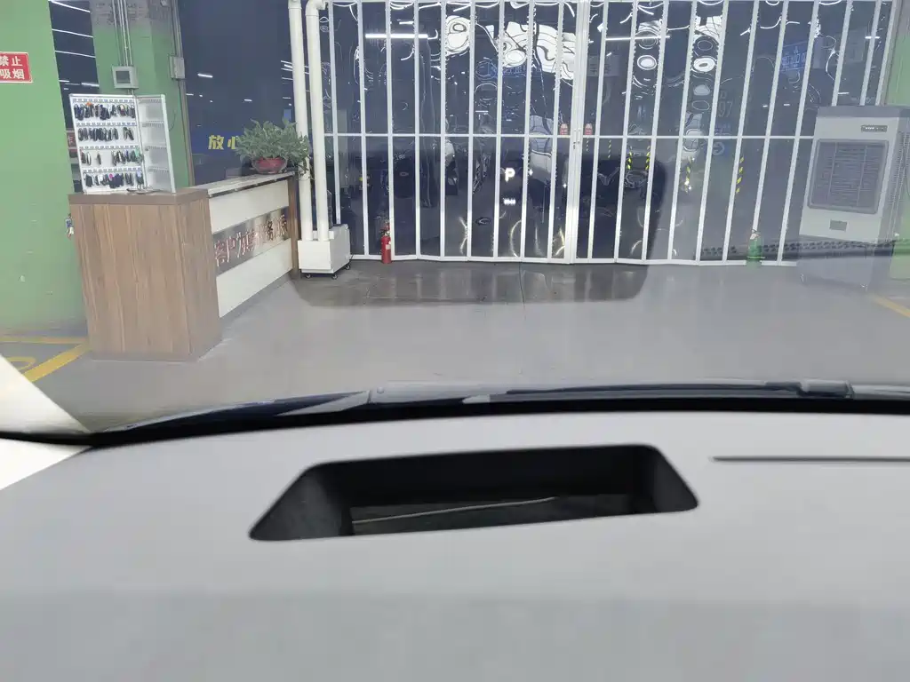 Li Auto Li MEGA — миниатюра 12