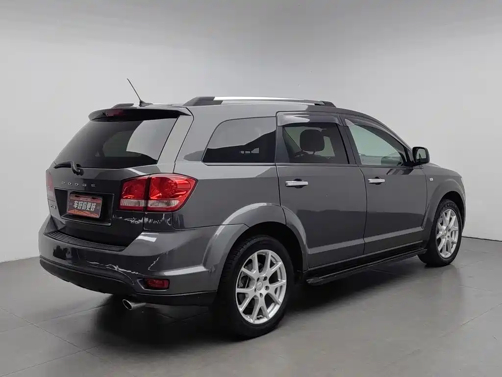 Dodge Journey — миниатюра 2