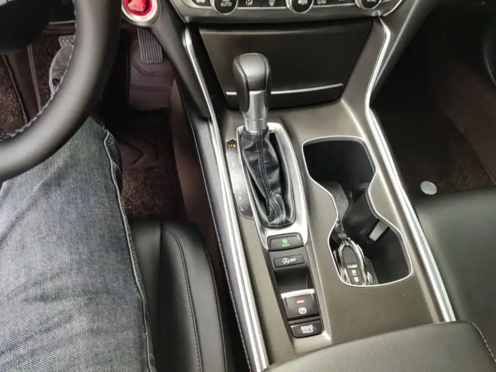 Honda Accord — миниатюра 14
