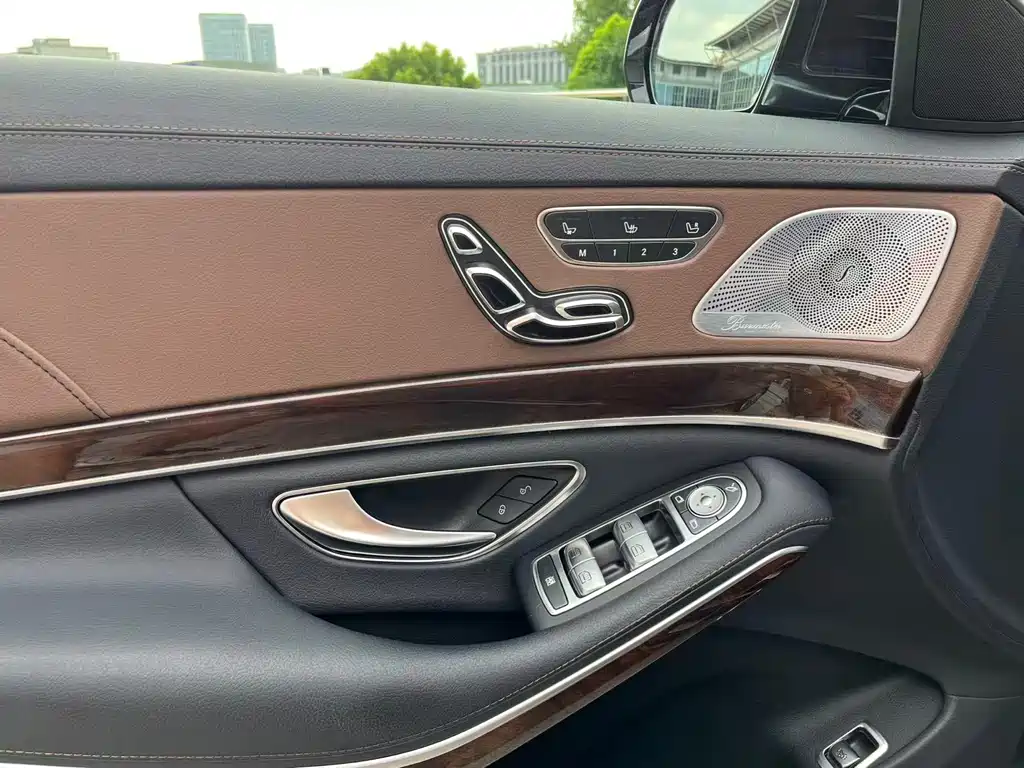 Mercedes-Benz S-Class — миниатюра 6