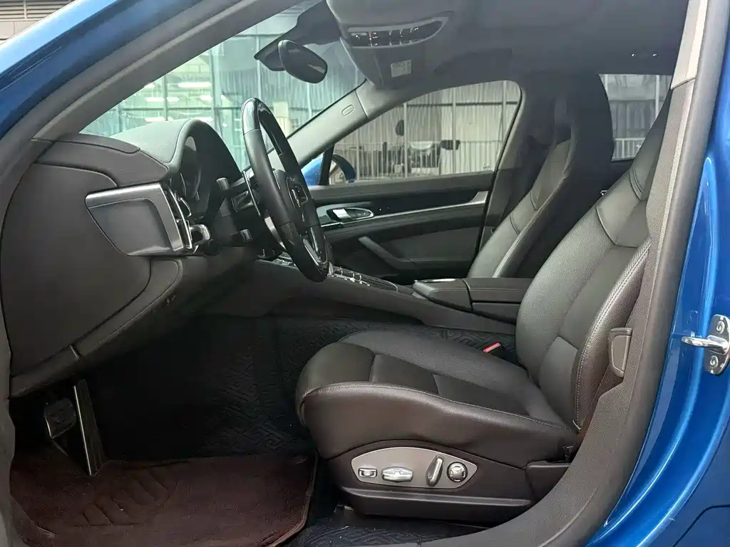 Porsche Panamera — миниатюра 4