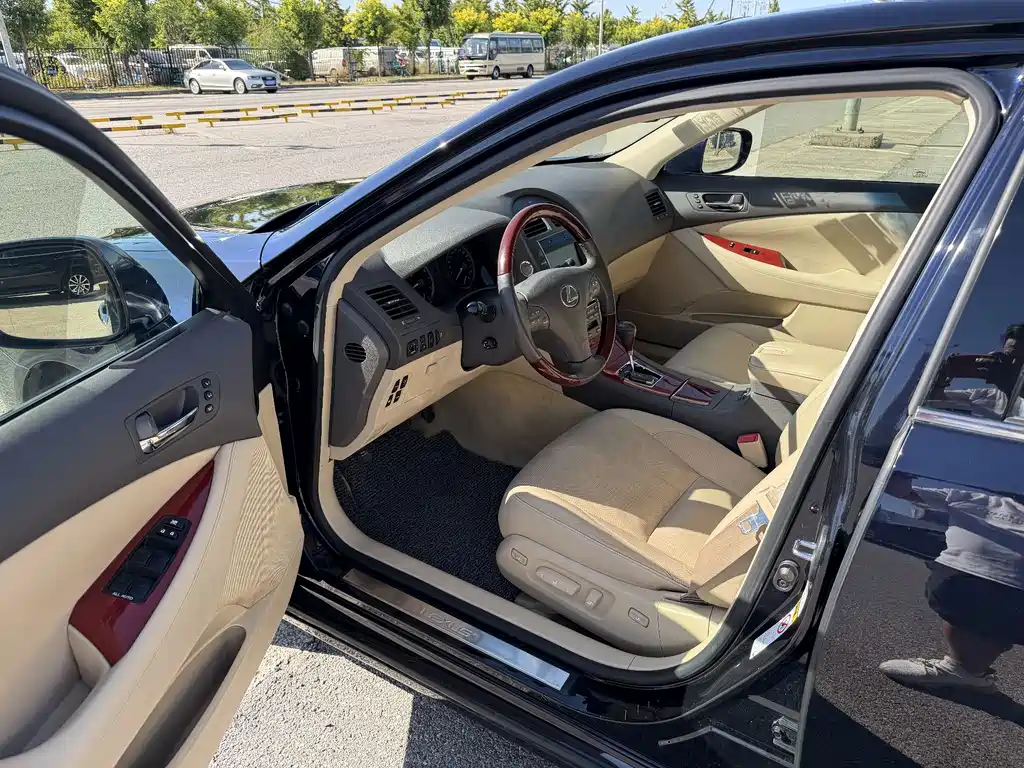Lexus ES — миниатюра 7