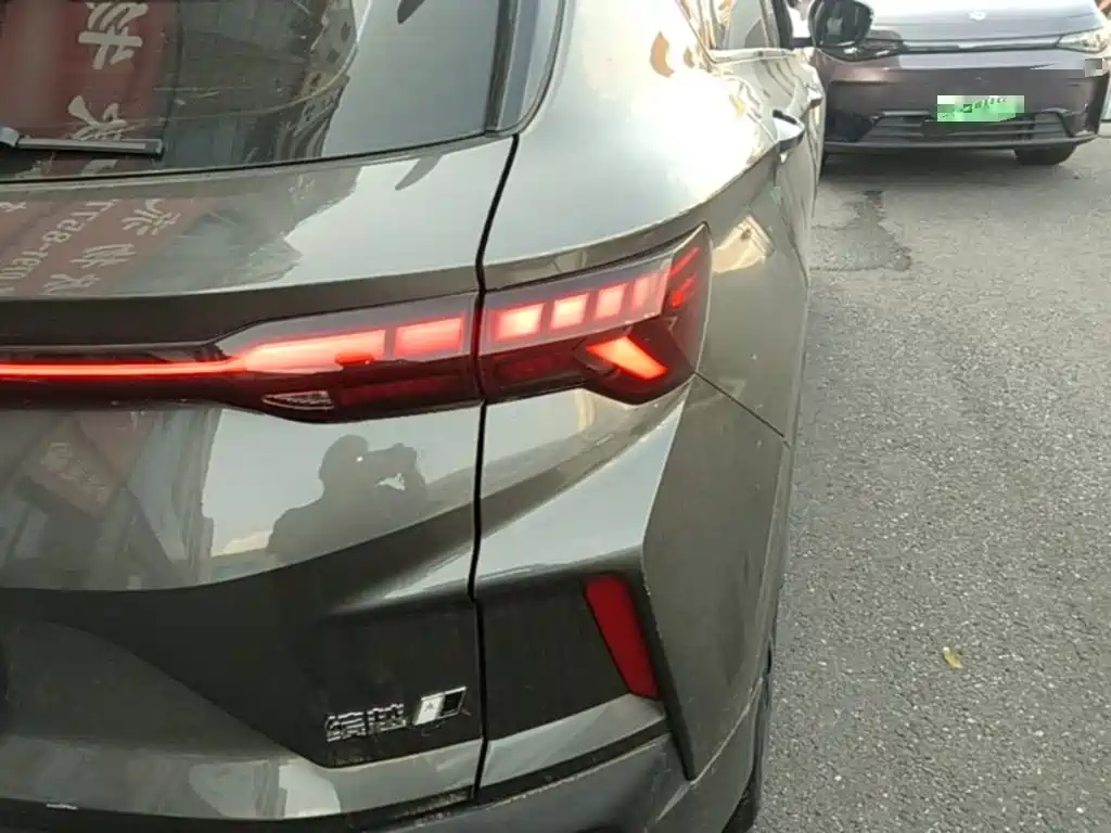 Geely Binyue — миниатюра 8