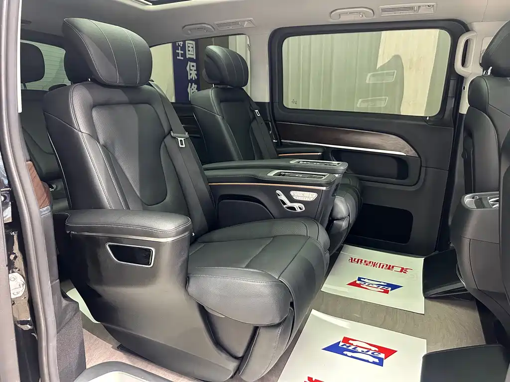 Mercedes-Benz V-Class — миниатюра 17