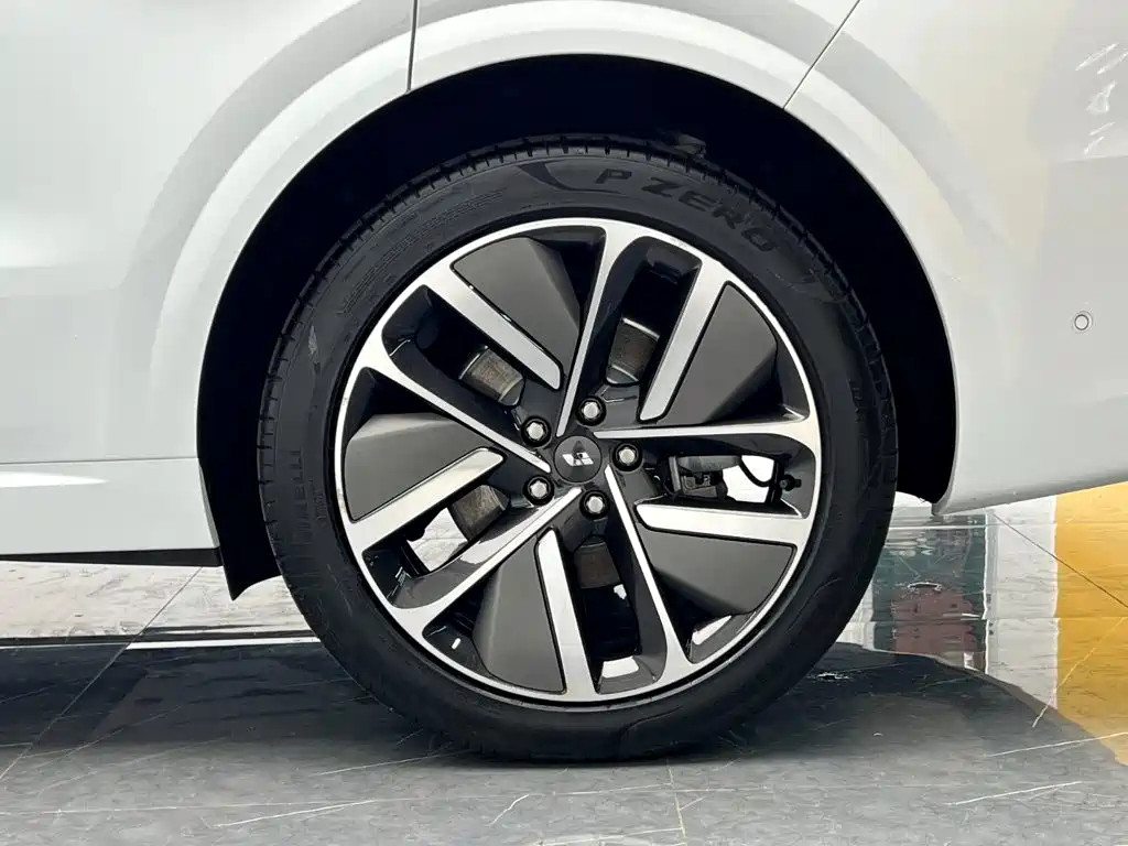 Li Auto Li L6 — миниатюра 25