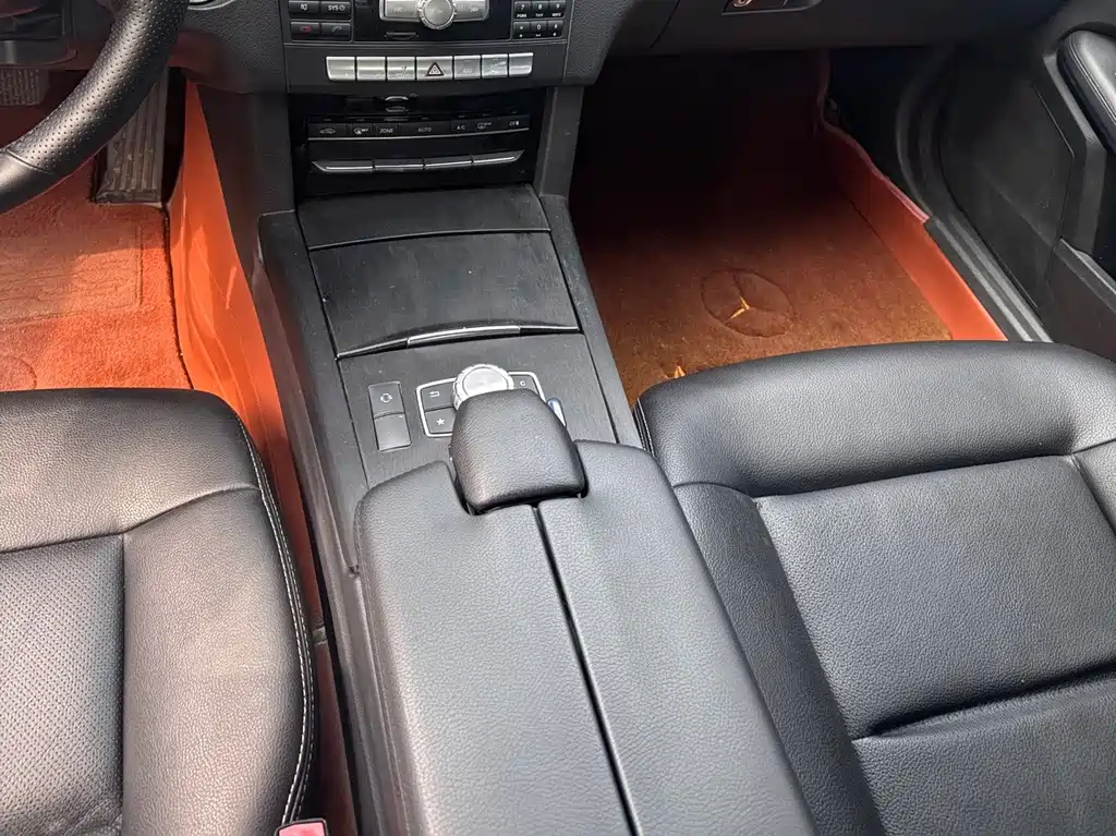 Mercedes-Benz E-Class — миниатюра 10