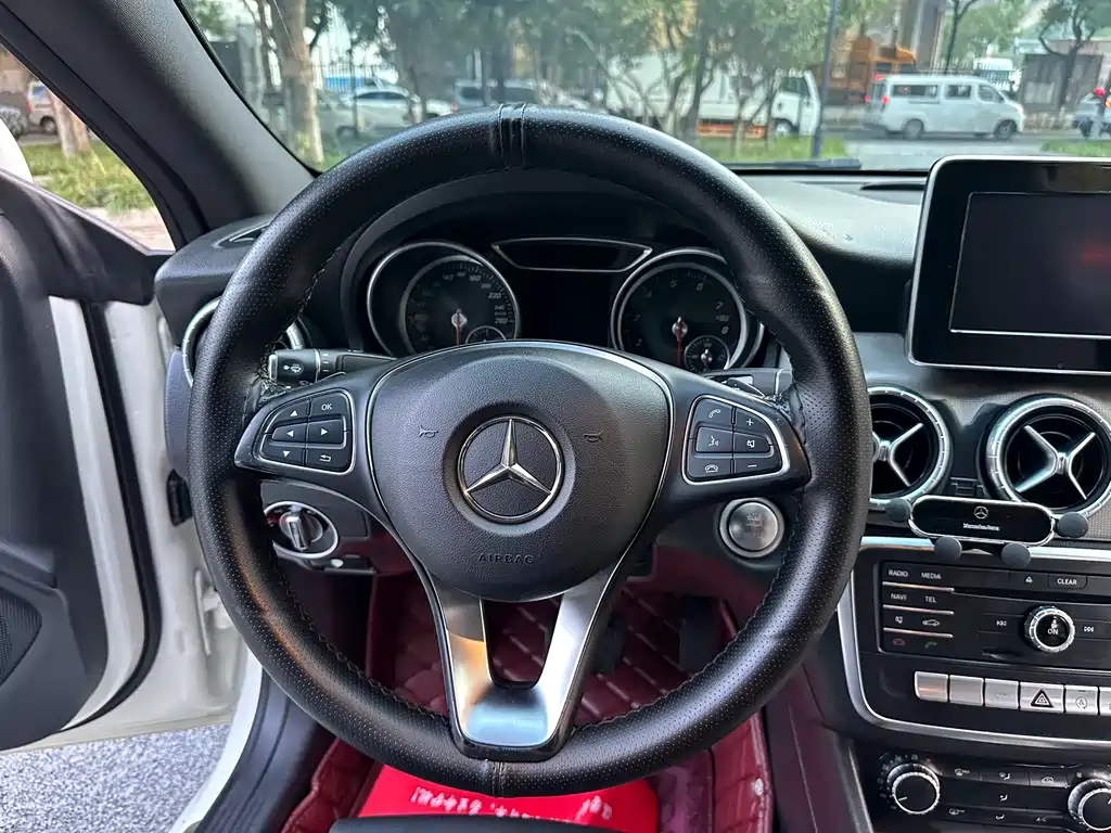 Mercedes-Benz CLA (Import) — миниатюра 16