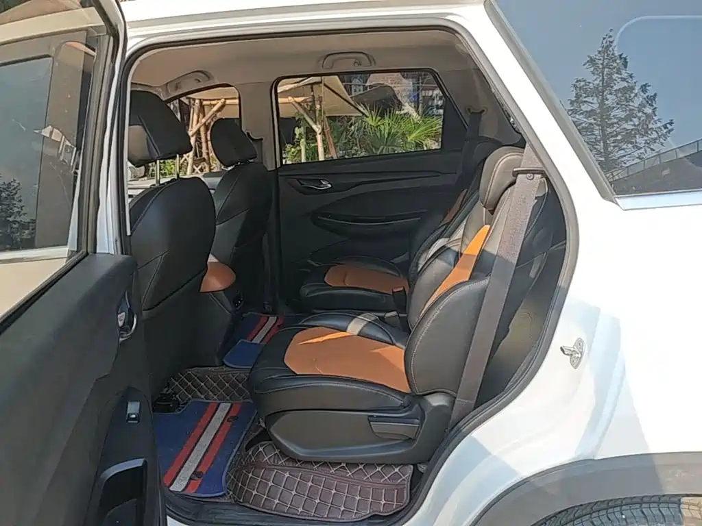 Wuling Hongguang S3 — миниатюра 17