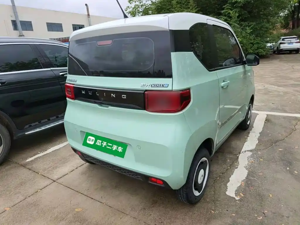 Wuling MINIEV — миниатюра 7