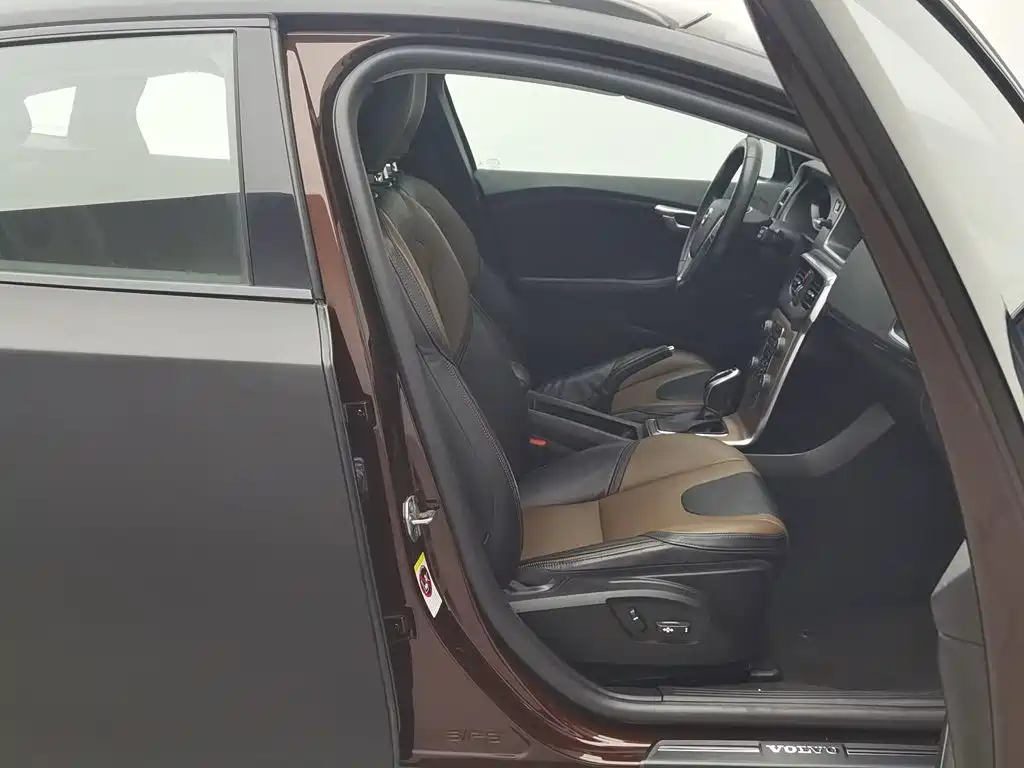 Volvo V40 — миниатюра 23
