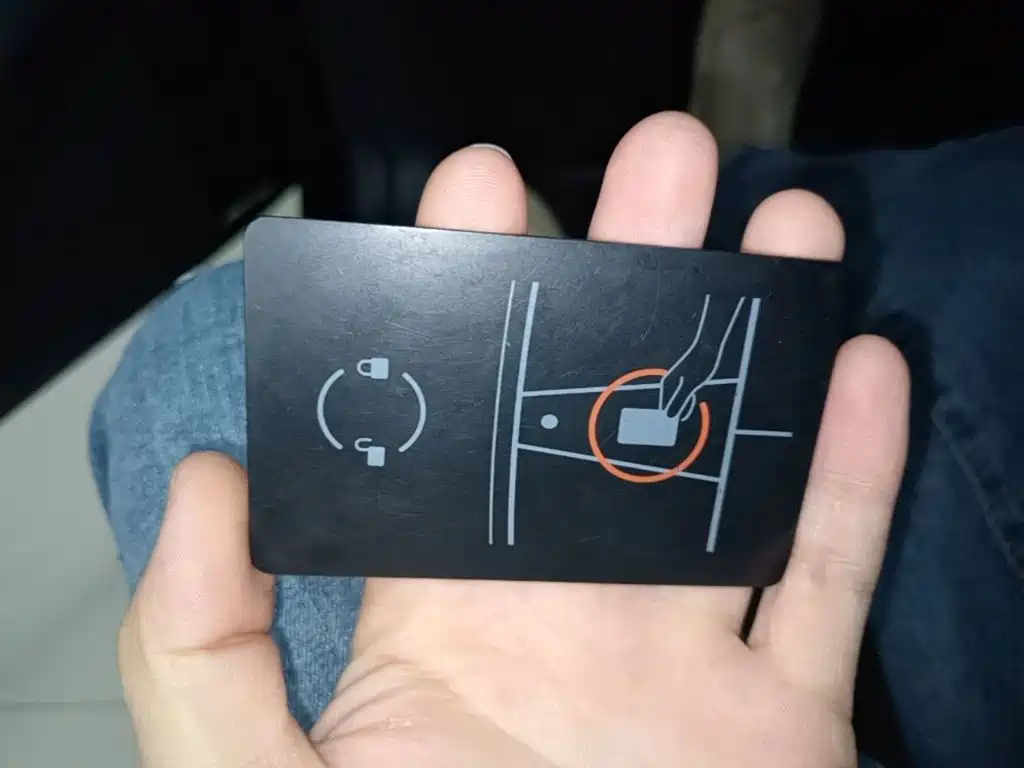 Tesla Model Y — миниатюра 9