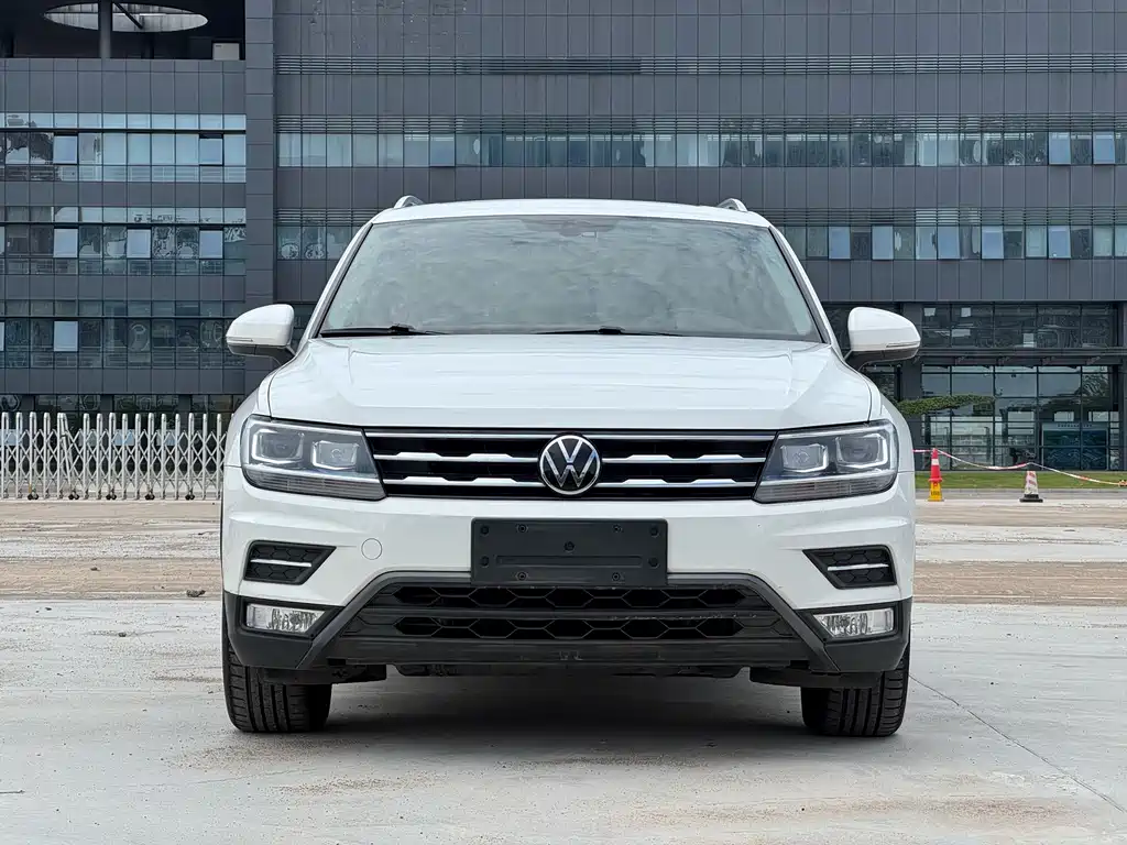 Volkswagen Tiguan L — миниатюра 2