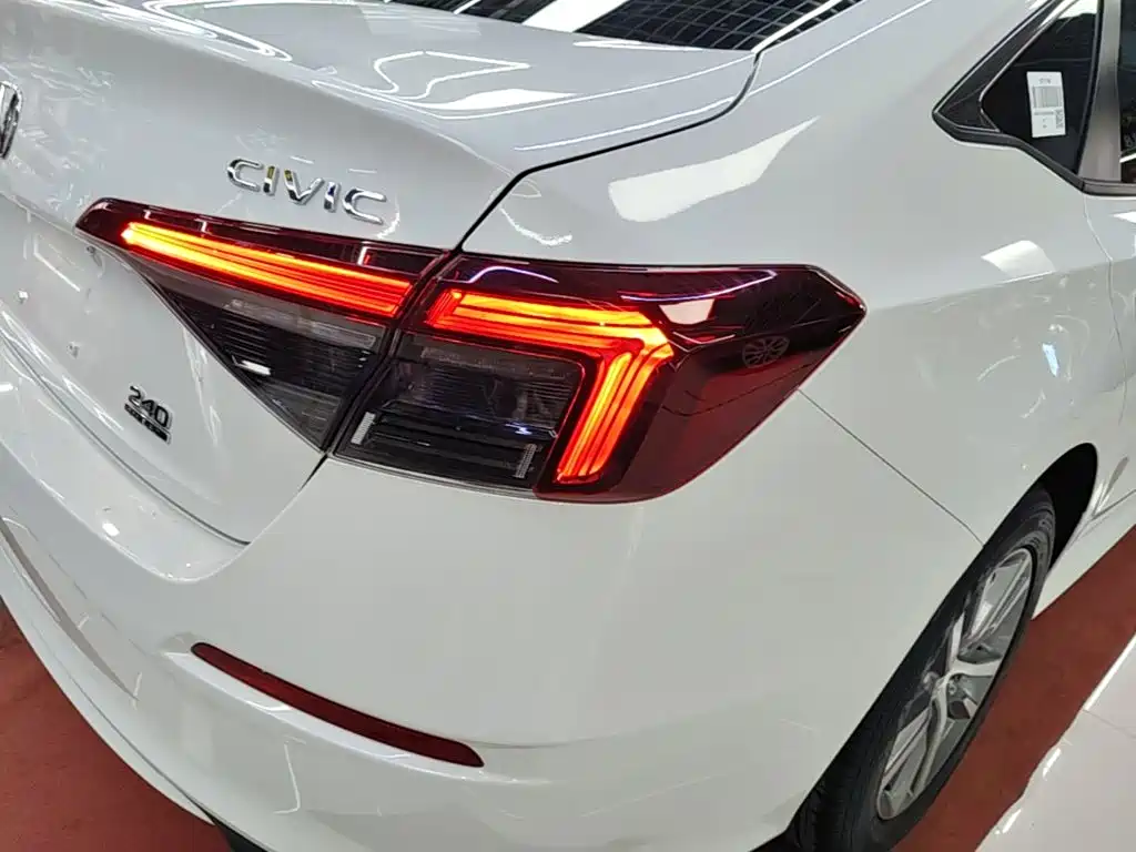 Honda Civic — миниатюра 8