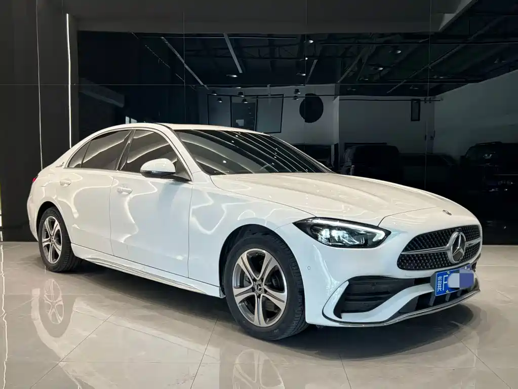 Mercedes-Benz C-Class — миниатюра 3