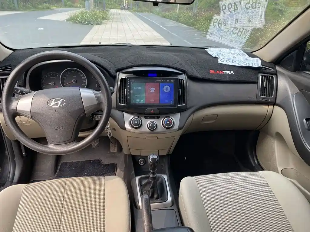 Hyundai Elantra — миниатюра 6