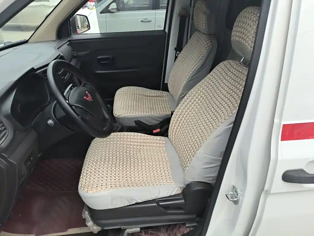 Wuling Hongguang V — миниатюра 15