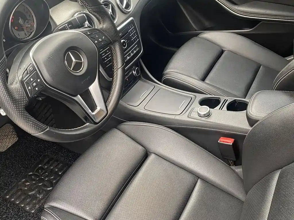 Mercedes-Benz GLA — миниатюра 8