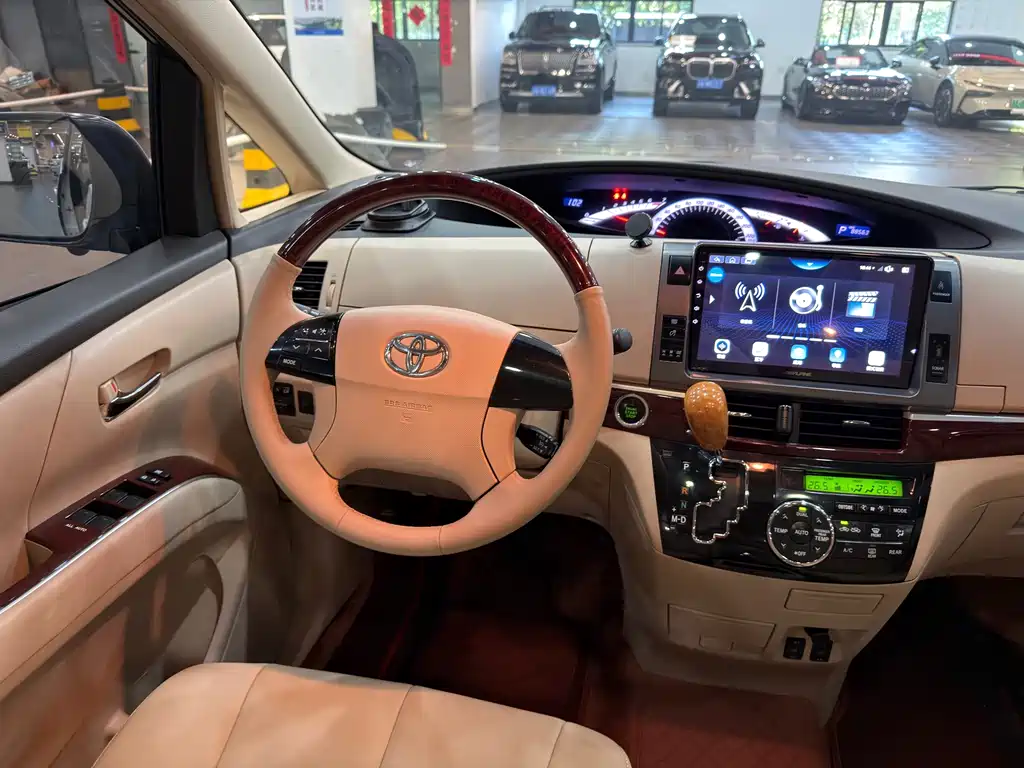 Toyota Previa — миниатюра 8