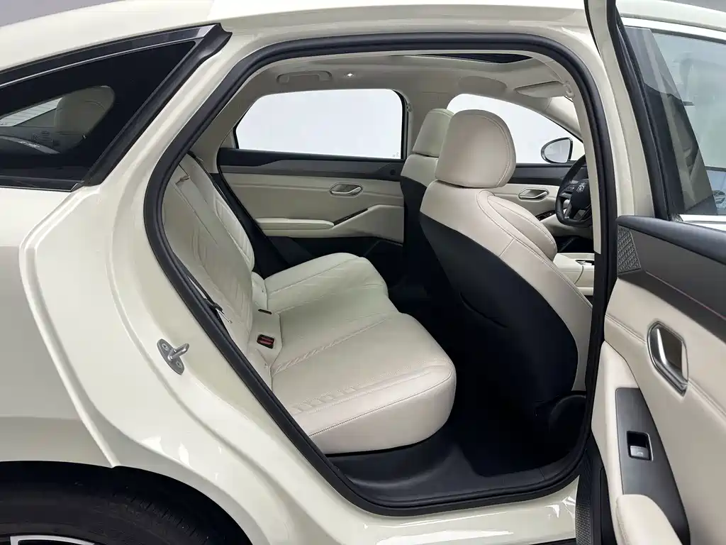 BYD Qin L — миниатюра 17