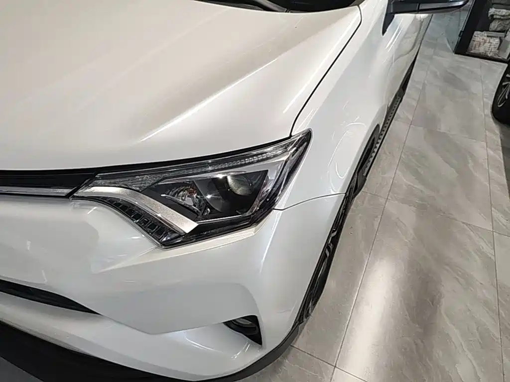 Toyota RAV4 — миниатюра 24