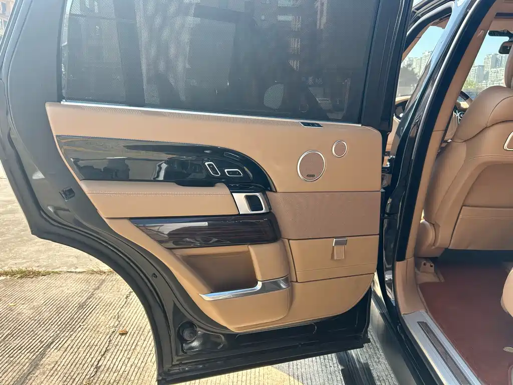 Land Rover Range Rover — миниатюра 9