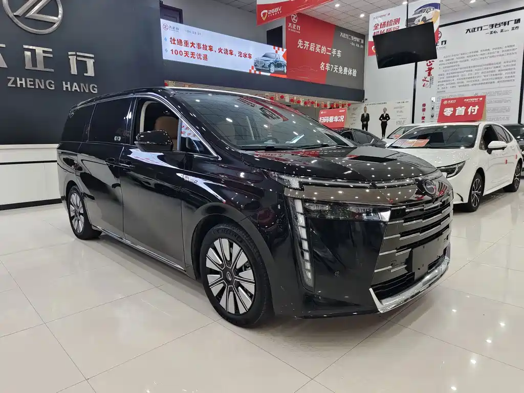 GAC Motor Trumpchi E8 PHEV — миниатюра 3
