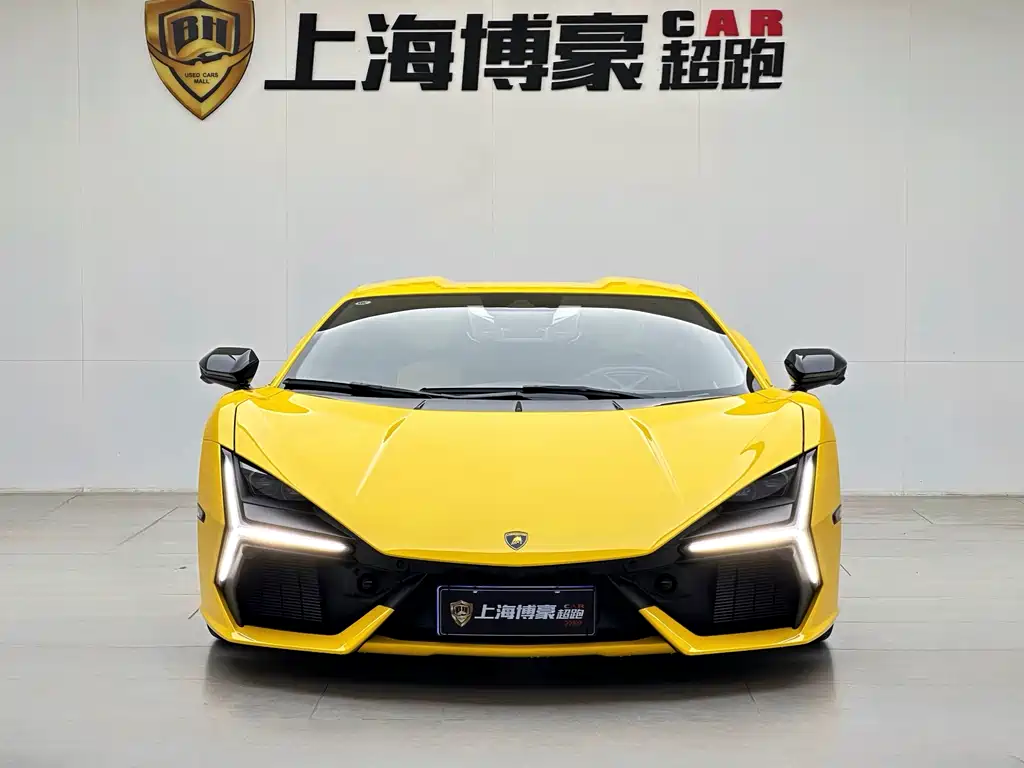 LAMBORGHINI REVUELTO