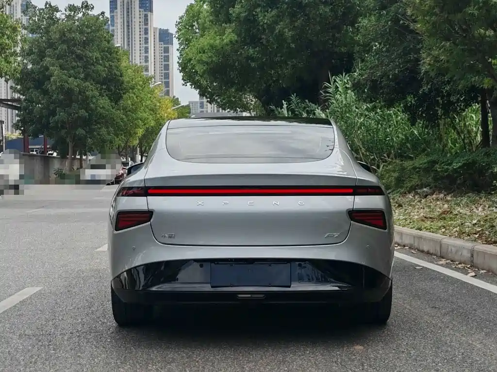 XPeng P7 — миниатюра 6