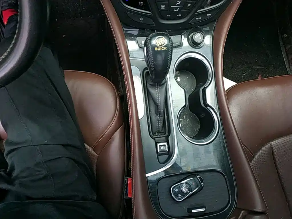Buick Envision Plus — миниатюра 10