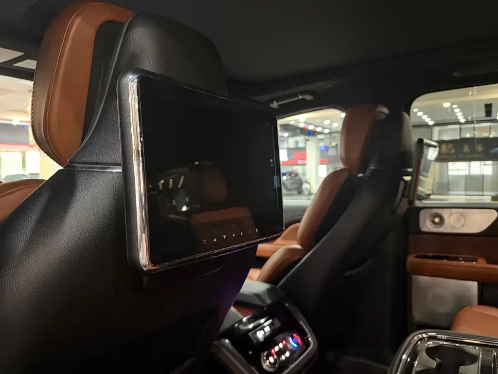 Lincoln Navigator — миниатюра 6