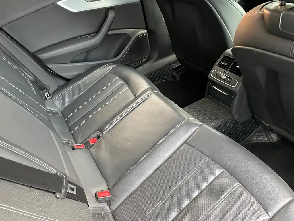 Audi A4L — миниатюра 14