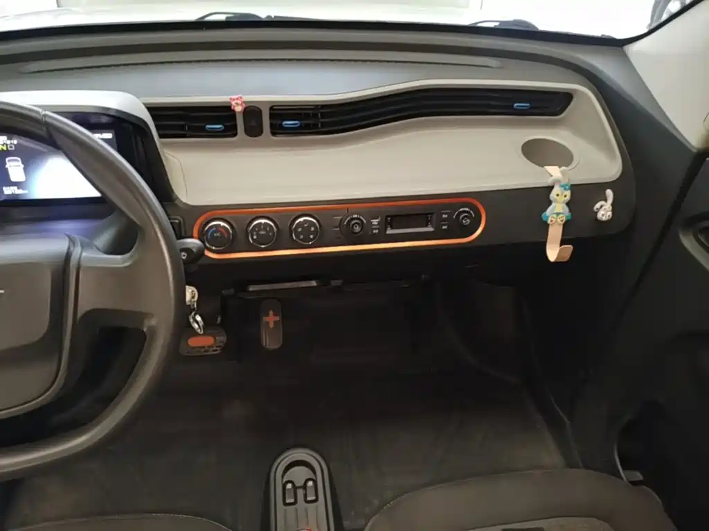 Wuling MINIEV — миниатюра 13