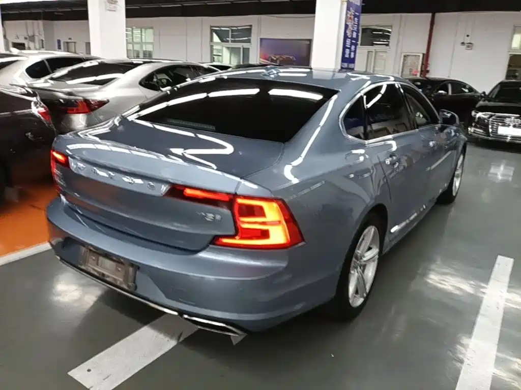 Volvo S90 — миниатюра 7