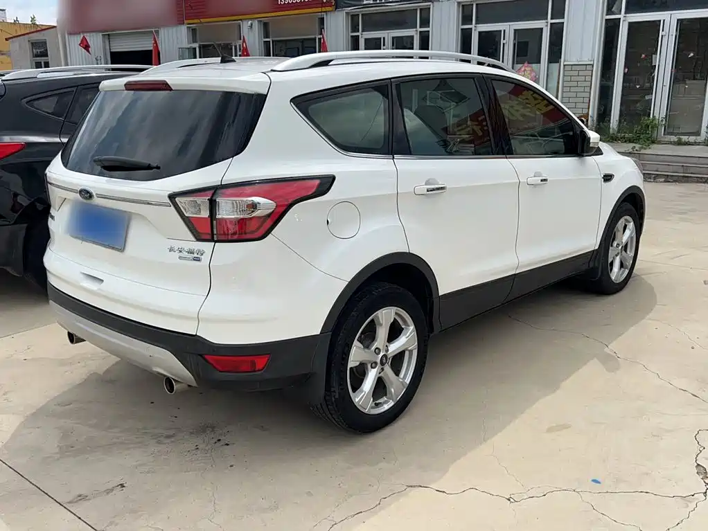 Ford Kuga — миниатюра 24