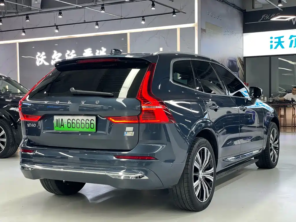 Volvo XC60 PHEV — миниатюра 11