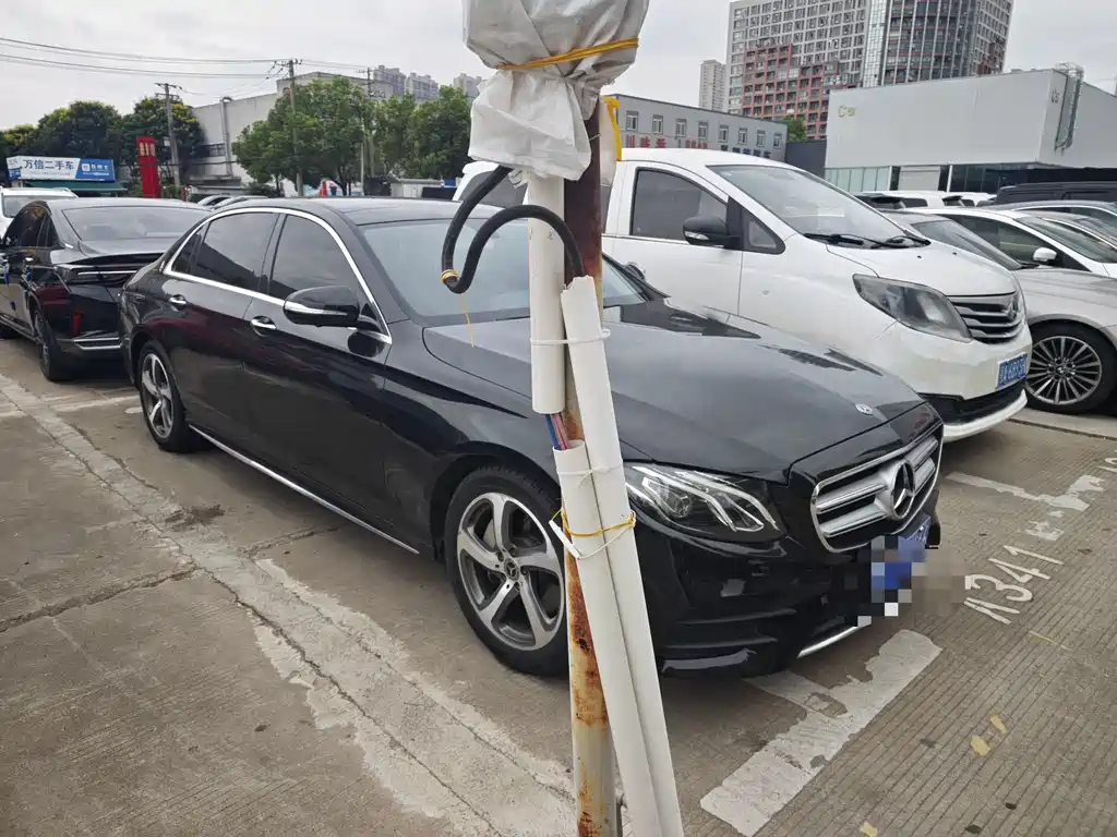 Mercedes-Benz E-Class — миниатюра 4