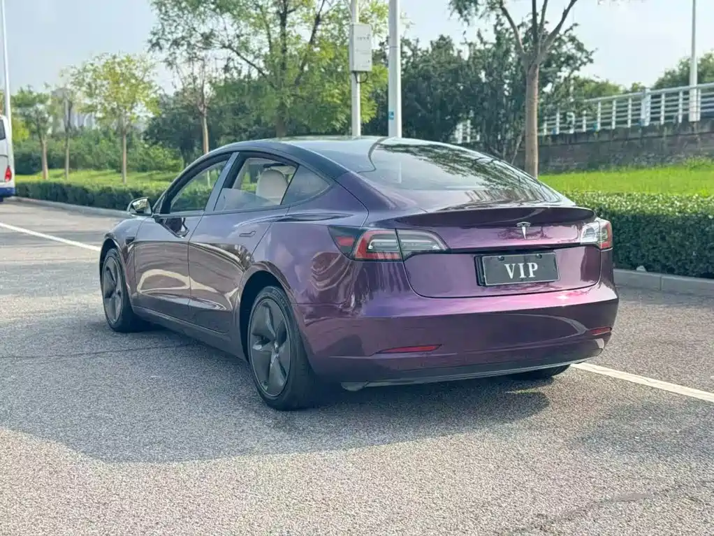 Tesla Model 3 — миниатюра 7